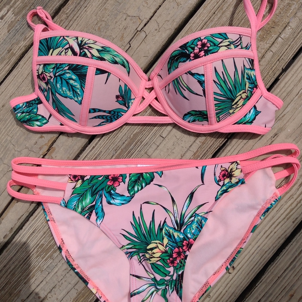 Xhilaration 2 piece bathing suit coral tropical